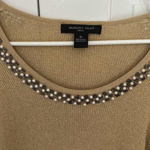 Beaded neckline Gold tone Sparkly Thread thru out - Picture 2 of 3